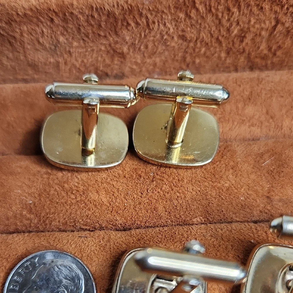Vintage Shields & Anson Black and Goldtone Cufflinks Set diamond chip (2)